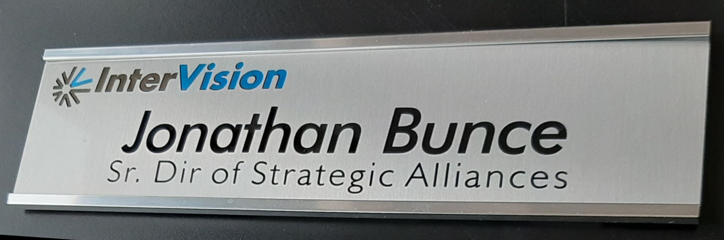 Intervision 2x10 silver logo brassname